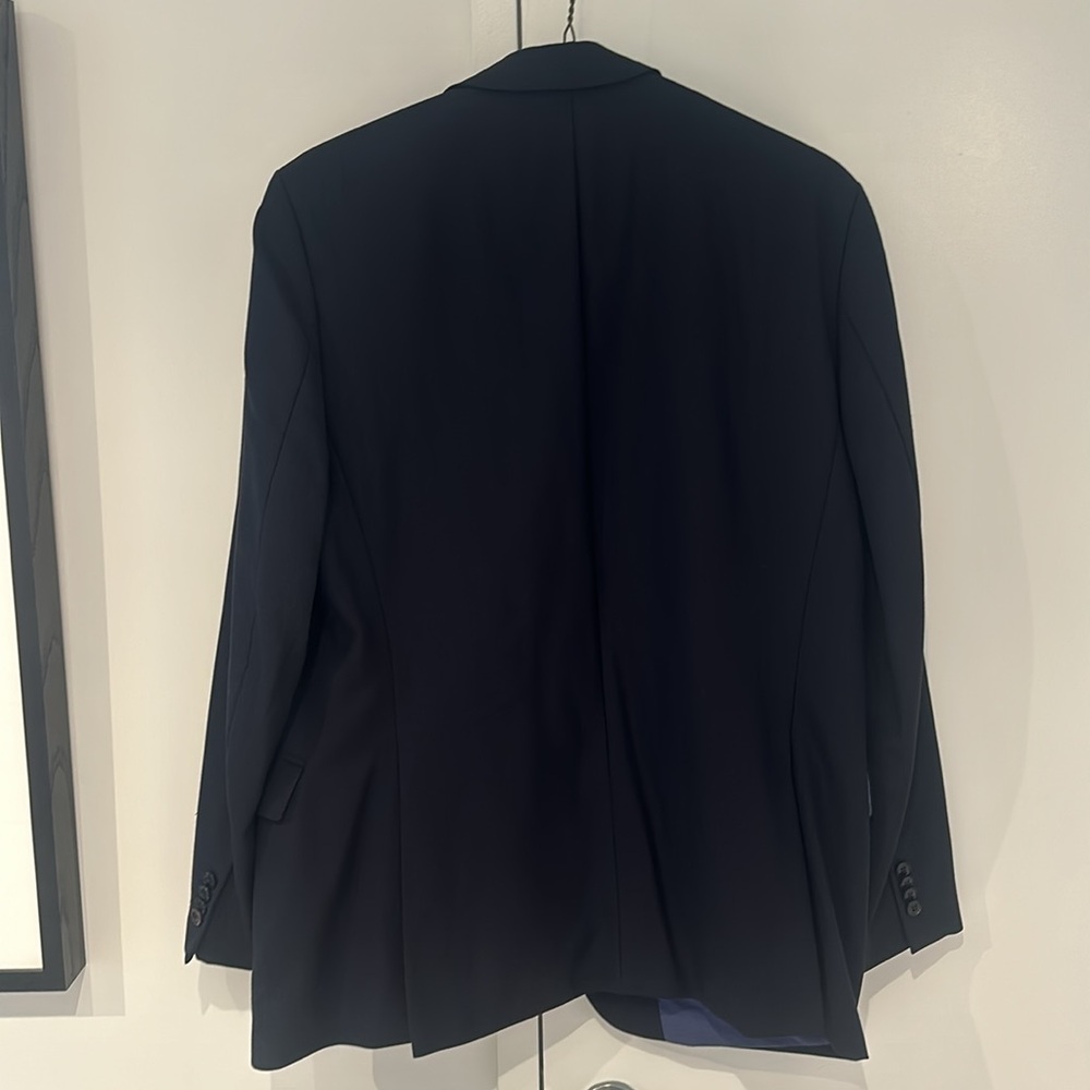 Ready to wear Navy Blue Hugo Boss Sportcoat. Great condition! - Picture 8 of 8